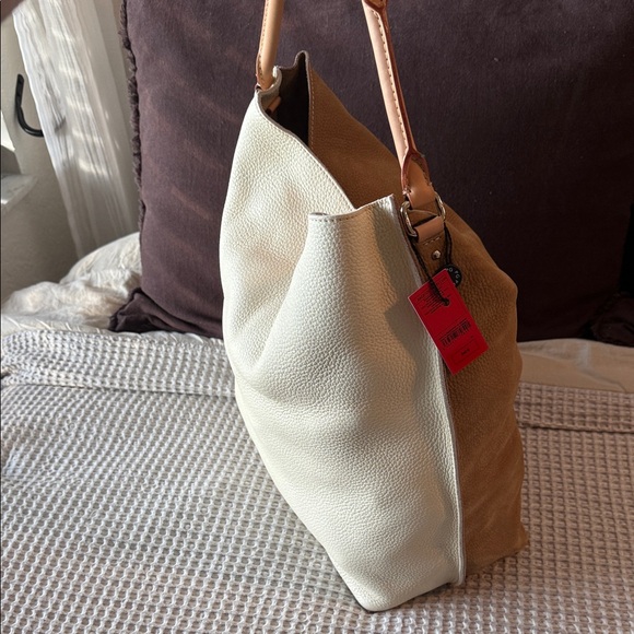 Carolina Herrera Delphine Ivory and Tan Hobo Bag - Picture 2 of 8